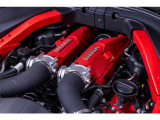 V8エンジンのターボからは600cvのパワーを発揮いたします。