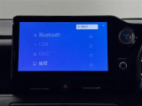 【10.5インチディスプレイオーディオPlus】Bluetooth接続やAppleCarPlayなど多彩な機能搭載。ナビ機能(更新作業が必要な場合あり)やフルセグTV視聴、DVD再生も可能です。