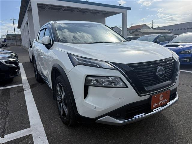 エクストレイル 1.5 G e-4ORCE 4WD 禁煙車 純正12.3インチナビ 全周囲カメラ