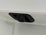 バックカメラ ナビゲーション等を装着した場合には車両の前後左右に搭載した4つのカメラにより、車庫入れや狭い道でのすれ違いをしっかりサポートするパノラマモニター対応カメラが付いてます