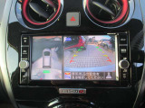 空から見下ろしているような視点で周囲を確認できるアラウンドビューモニター。駐車時とても便利♪