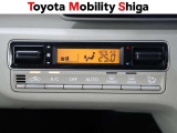 お好み温度に設定すると自動で調整してくれるオ-トエアコン装着車です。