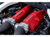 V8エンジンのターボからは600cvのパワーを発揮いたします。