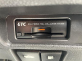 今や必需装備となりつつある、【ETC】搭載車!当店でセットアップが可能ですので、ご納車当日からご使用が可能です!高速道路料金のお支払いが楽々です!