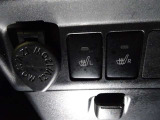 【シートヒーター】女性にも嬉しい装備のシートヒーター付です♪冬の運転は寒くて&hellip;というお客様にはピッタリ!!運転席のシートがポカポカでとても良い乗り心地ですよ★