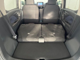 普段のお買い物や通勤、送迎等に十分な荷室スペースを確保しております。セカンドシートを倒すと、大きな荷物の積載も可能です♪