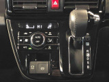 温度を設定すれば、自動で車内の温度管理をしてくれる優れものです♪ATミッションで運転楽々