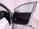 国民車を意味するVolkswagenは誰にでも愛されるデザイン性が特徴です。
