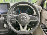 【ステアリングスイッチ】運転中、前方から目線をそらすことなく、オーディオ等の操作が可能な便利機能!安心&快適なドライブを演出してくれます♪