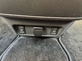前席にはシートヒーターを完備しております。