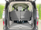 普段のお買い物や通勤、送迎等に十分な荷室スペースを確保しております。セカンドシートを倒すと、大きな荷物の積載も可能です♪