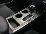 操作が簡単なシフトレバーですのでストレスなく運転が出来ますよ!