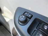 駐車時や狭い道でのすれ違い時に気を使うミラー。電動格納式ドアミラーはそんな時に便利です。