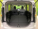 後席を格納すると、これだけの広さが!シーンに合わせたシートアレンジで、大きな荷物も積むことが出来ます♪