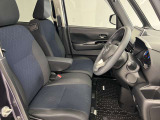 【運転席シート】ゆったりと広々した空間です。ストレスなく運転ができますよ!
