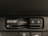 ハンドルの右下にETC2.0がついています。高速道路の料金所の通過も楽々です!。 カードの取り出しもしやすい場所についています。