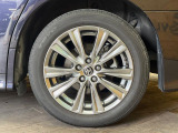 【純正18インチアルミホイール】外観にマッチした純正アルミホイールを装着しております。各種社外アルミホイールや、スタッドレスタイヤも取扱いしております。是非ご相談ください♪