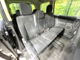 後部座席も気になるようなキズ・汚れやへたり等、大きなダメージはなく、良好な状態です。