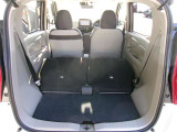 ラゲッジルームです。後席を倒せば大きな荷物も積み込み可能です。