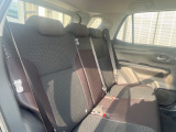 後部座席も気になるようなキズ・汚れやへたり等、大きなダメージはなく、良好な状態です。