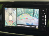 【パノラマモニター】専用のカメラにより、上から見下ろしたような視点で360度クルマの周囲を確認することができます☆死角部分も確認しやすく、狭い場所での切り返しや駐車もスムーズに行えます。