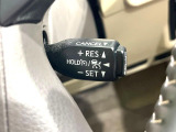 【レーダークルーズコントロール】高速道路での長距離走行が楽に!!自動で速度を保つクルーズコントロールが、衝突軽減システムと連携し、前方の車両を感知して車間を保つように速度調節してくれます!!