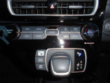 オートエアコンを装備しています。