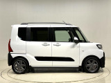 ドアは約90度に開くので荷物も積み込みやすく、乗り降りもしやすい♪ アウトドアで楽しく快適に過ごせる工夫がいっぱいです♪♪