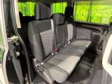 後部座席も気になるようなキズ・汚れやへたり等、大きなダメージはなく、良好な状態です。