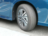 スポーティなデザインのアルミホイールが足元をスポーティー&エレガントに演出致します♪