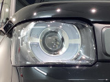 LEDヘッドライトは、点灯の瞬間から最大光量を発揮し、突然暗くなるトンネルなどでの安定感を高めます。