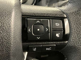 ナビゲーションに視線を移さず、ハンドルから手を離さず、運転に集中したまま手元でオーディオ操作できます♪