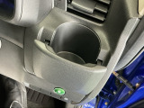 ドリンクホルダー/小物入れにもなって便利です
