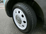★タイヤの残り溝は7分山程度です。 ショコラの純正ホイールです。