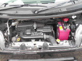 キレイなエンジンルームです。