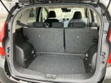 ハッチバックタイプですが、荷室スペースもしっかりございます!
