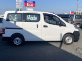 右側面です