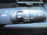 オートライトシステム装備でライト操作もスムーズです。ハイビームアシストもあって便利です