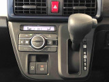 温度を設定すれば、自動で車内の温度管理をしてくれる優れものです♪ATミッションで運転楽々