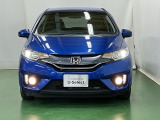 LEDヘッドライトを装備しています。LEDヘッドライトはとても明るく、雨の日や夜間走行も安全・安心です。オートライトコントロール付きで周囲の明るさに応じて自動で点灯・消灯します