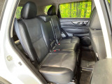 後部座席も気になるような傷・汚れやへたりなど、大きなダメージはなく、良好な状態です。