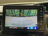 【バックカメラ】駐車時に後方がリアルタイム映像で確認できます。大型商業施設や立体駐車場での駐車時や、夜間のバック時に大活躍!運転スキルに関わらず、今や必須となった装備のひとつです!