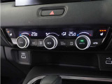 ◆オートエアコン装備◆ お好みの温度を設定をするだけで、後は、自動で風量を調節してくれます!快適にドライブが楽しめます。