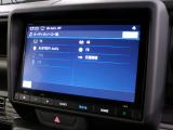 CD、DVD、Bluetooth、AM、FM、AUX、スマートフォン接続ができます。