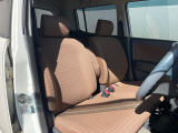 運転席シート廻りは使用感も少なく、良好な状態となっています。前オーナー様が丁寧に使っていたことがよくわかりますね。