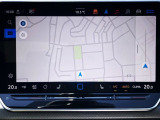12.9インチディスプレイによるスマートフォン用アプリ[Apple CarPlay][Android Auto]対応の純正インフォテイメントシステム「Discover」を装備、ナビ、ラジオのほか、US