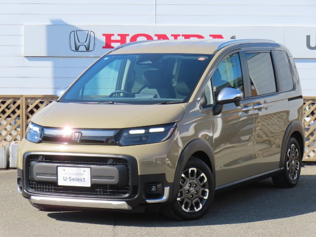 フリード 1.5 e:HEV クロスター 