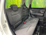 後部座席も気になるようなキズ・汚れやへたり等、大きなダメージはなく、良好な状態です。