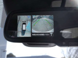 アラウンドビューモニター画像を映し出せるルームミラーです。全体を見渡せてとても重宝します。