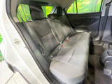 後部座席も気になるようなキズ・汚れやへたり等、大きなダメージはなく、良好な状態です。